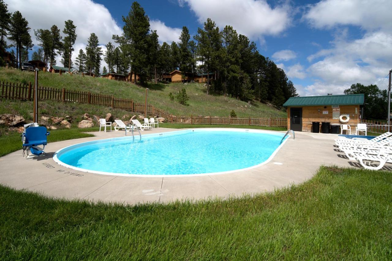 Rock Crest Lodge & Cabins Custer Exteriör bild