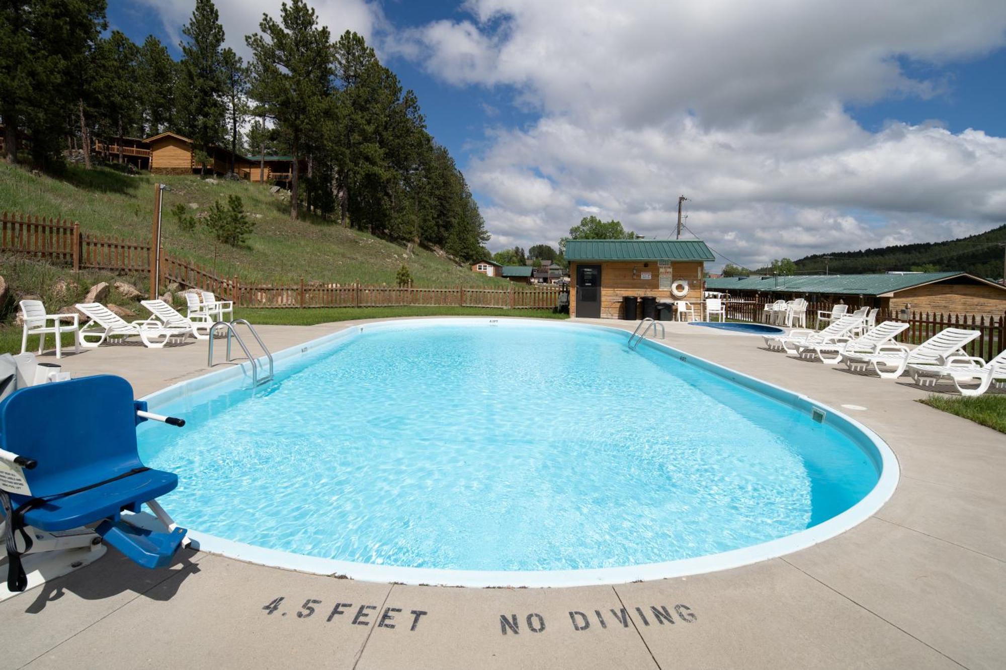 Rock Crest Lodge & Cabins Custer Exteriör bild