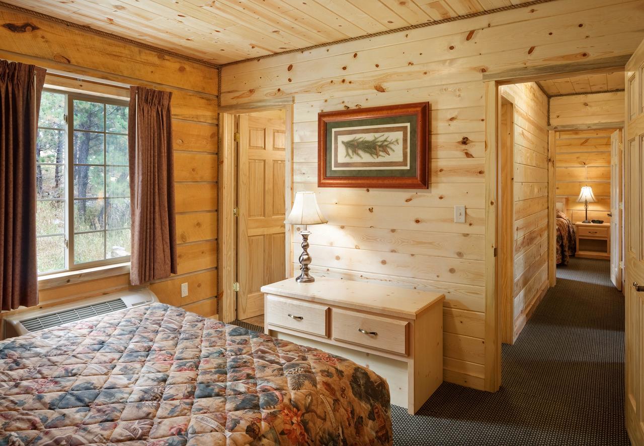 Rock Crest Lodge & Cabins Custer Exteriör bild