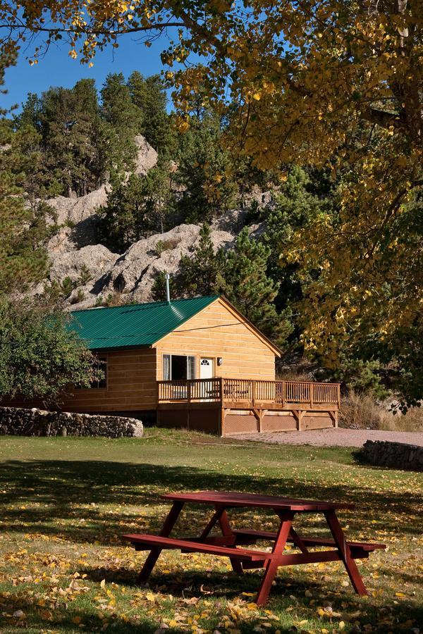 Rock Crest Lodge & Cabins Custer Exteriör bild