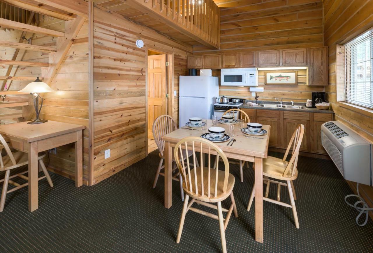 Rock Crest Lodge & Cabins Custer Exteriör bild
